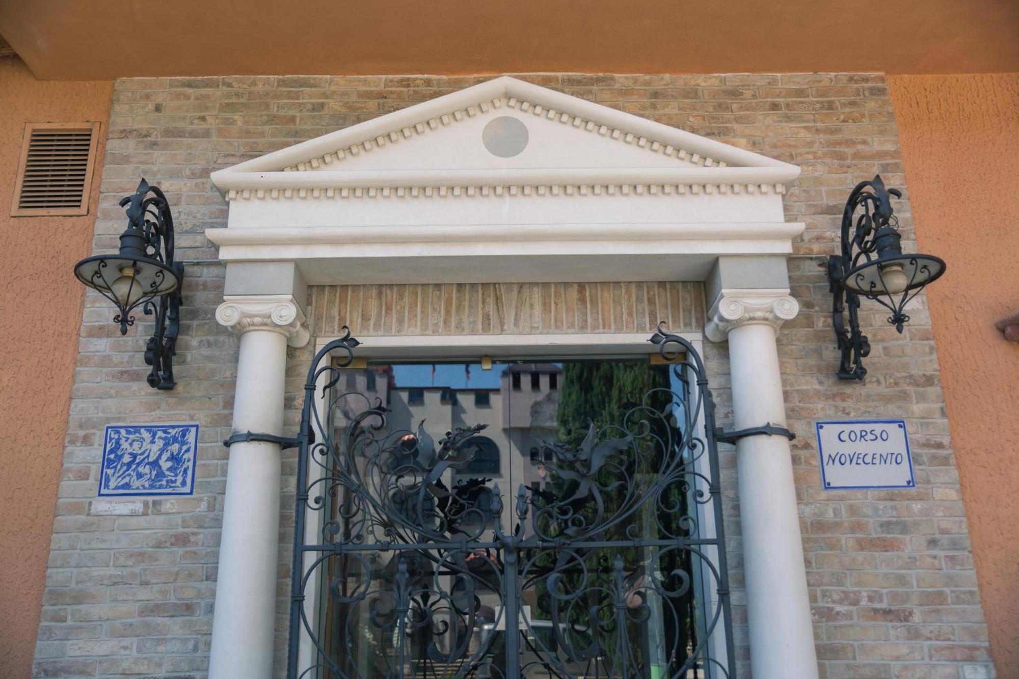 מלון Il Castello Di Perano מראה חיצוני תמונה
